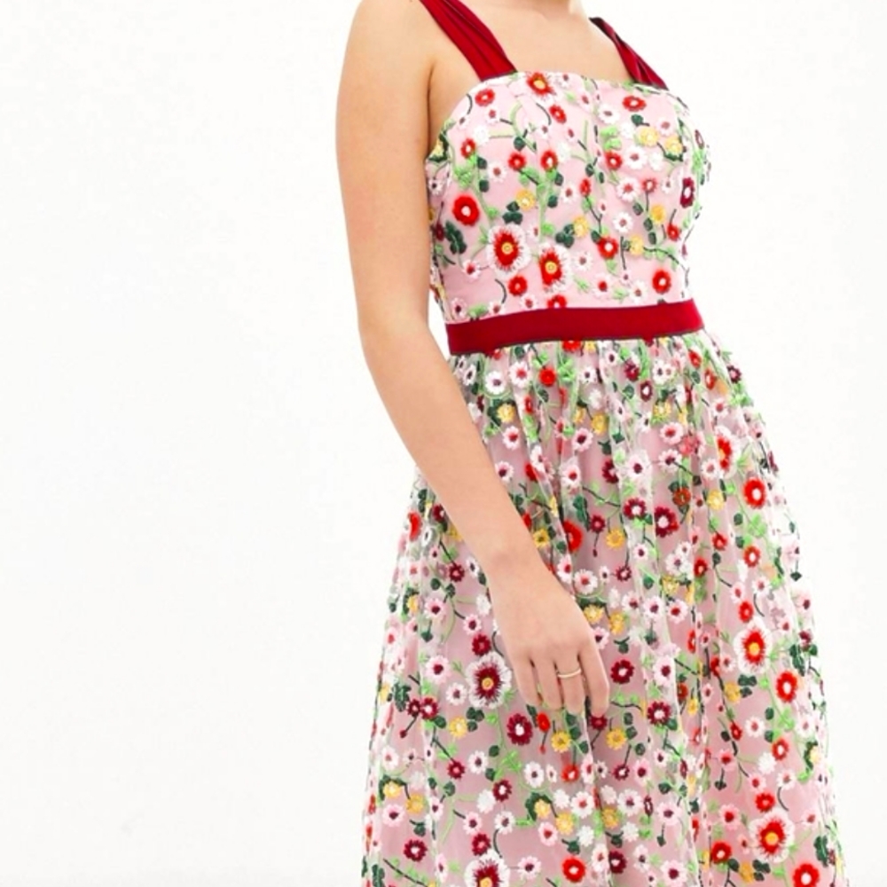 NWT Chi Chi London Embroidered Floral Dress